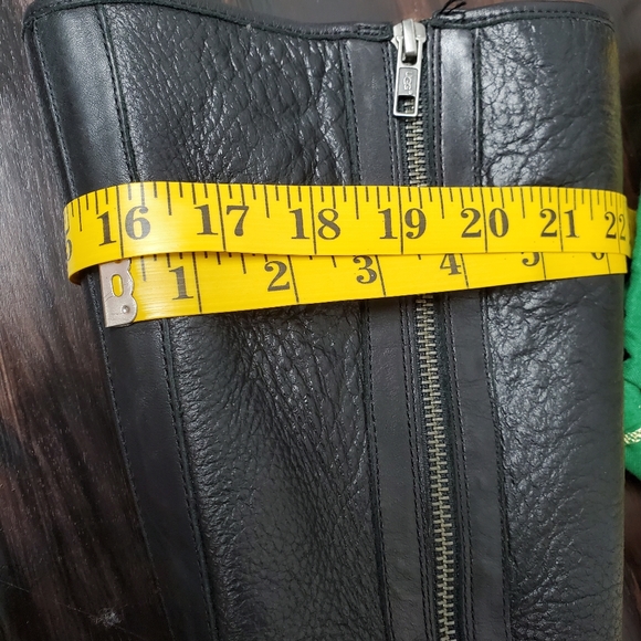 UGG black leather boots - Picture 16 of 16